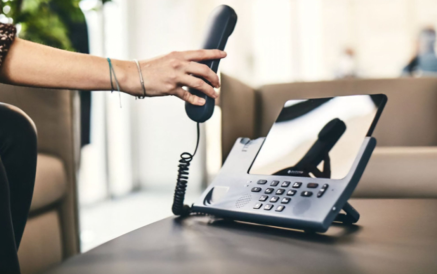 COCCOMM F910 4G Videotelefon – Android Bordstelefon med Pekskärm -NY